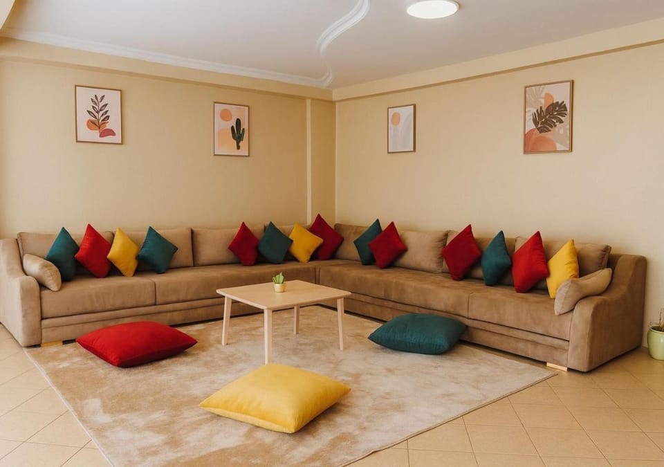 Living room, Seating area