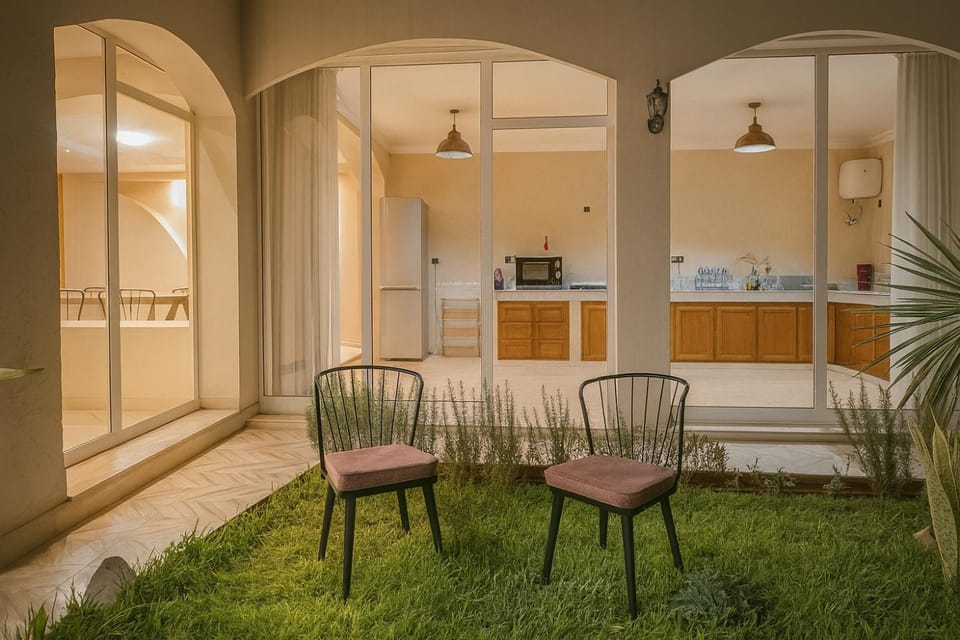 Garden, Kitchen or kitchenette, Dining area, Garden view