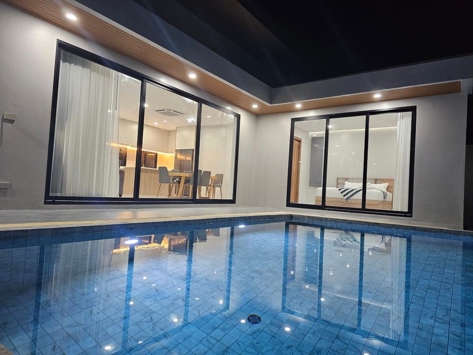Pool view, Swimming pool