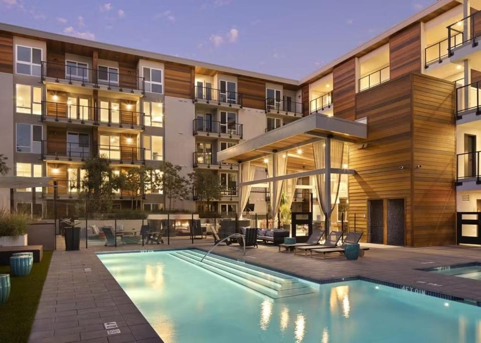 Patio, BBQ facilities, Spa and wellness centre/facilities, Pool view, Swimming pool, Swimming pool, pet friendly, elevator
