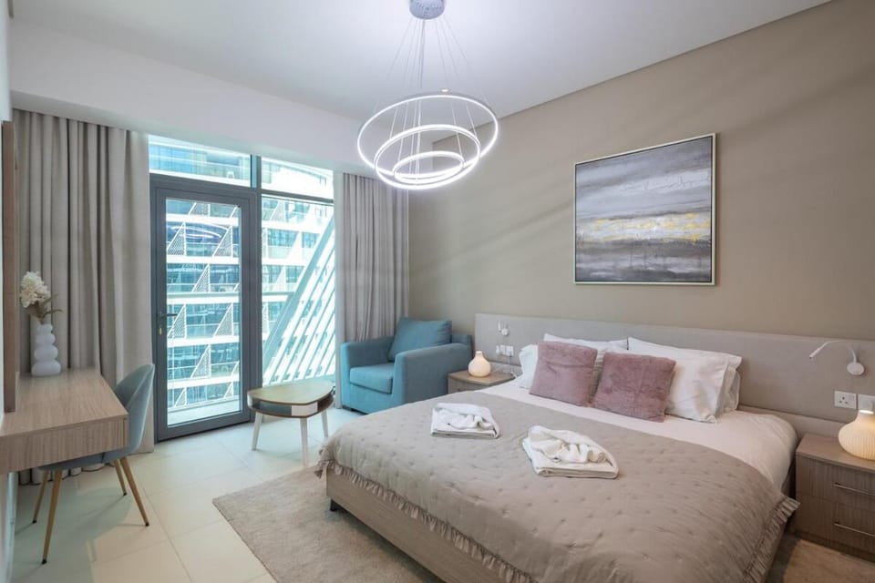 Elegant One-Bedroom Sea View Retreat on Palm West Apartment in Dubai