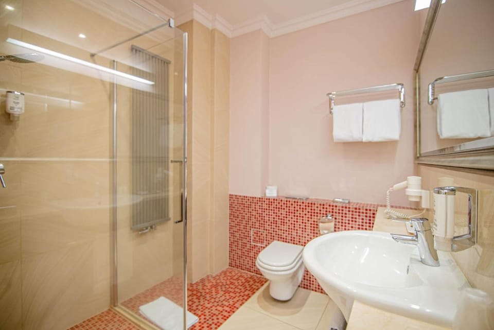 Shower, Toilet, Bathroom