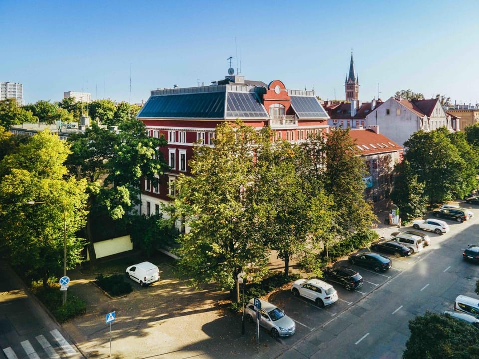 Property building, Neighbourhood, Bird's eye view, City view, Street view, Location