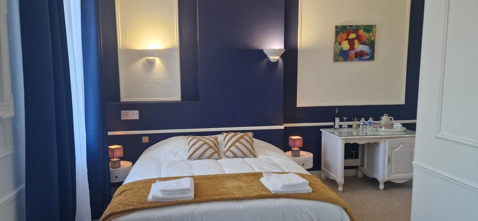 Suite Majorelle du Château Bed and Breakfast in Nouvelle-Aquitaine