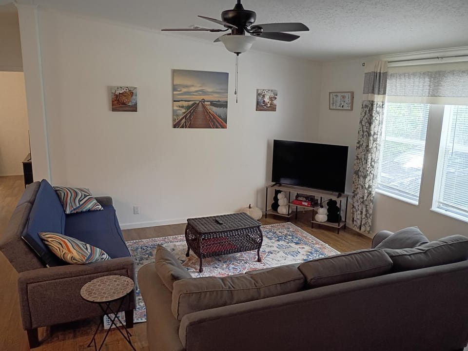 3 Bed 2 Bath Inverness home - Close to all the springs & rivers - Pet friendly House in Hernando
