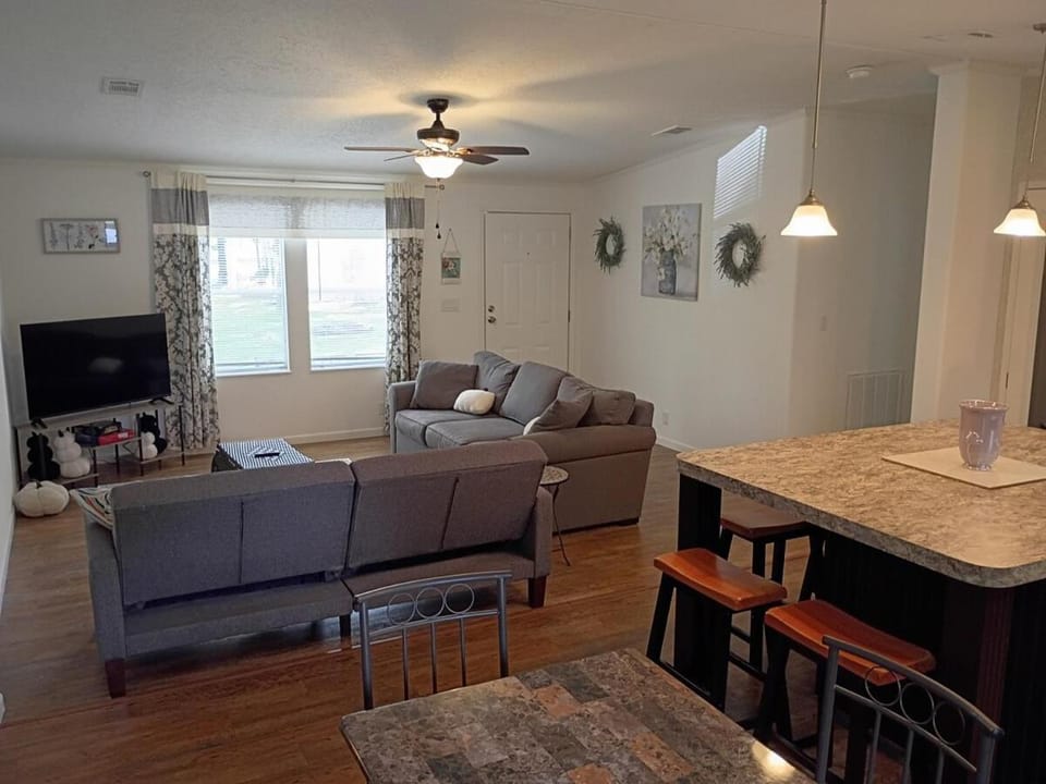 3 Bed 2 Bath Inverness home - Close to all the springs & rivers - Pet friendly House in Hernando