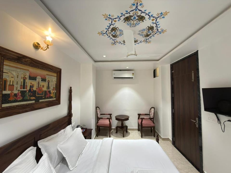 Communal lounge/ TV room, Bed, Bedroom, air conditioner