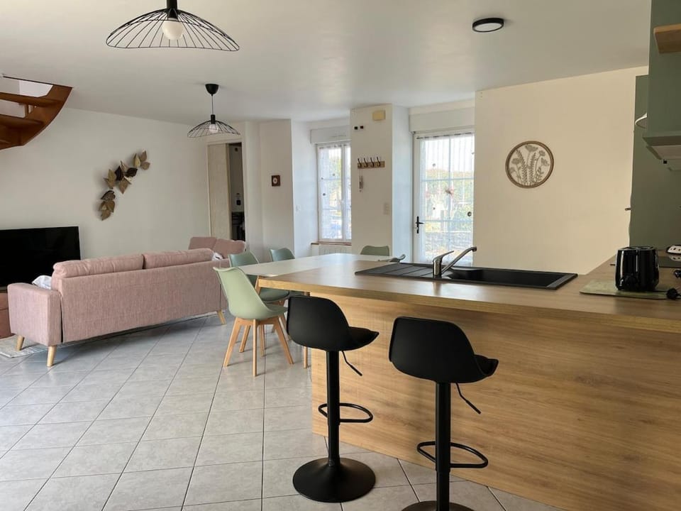 Kitchen or kitchenette, Living room, Dining area