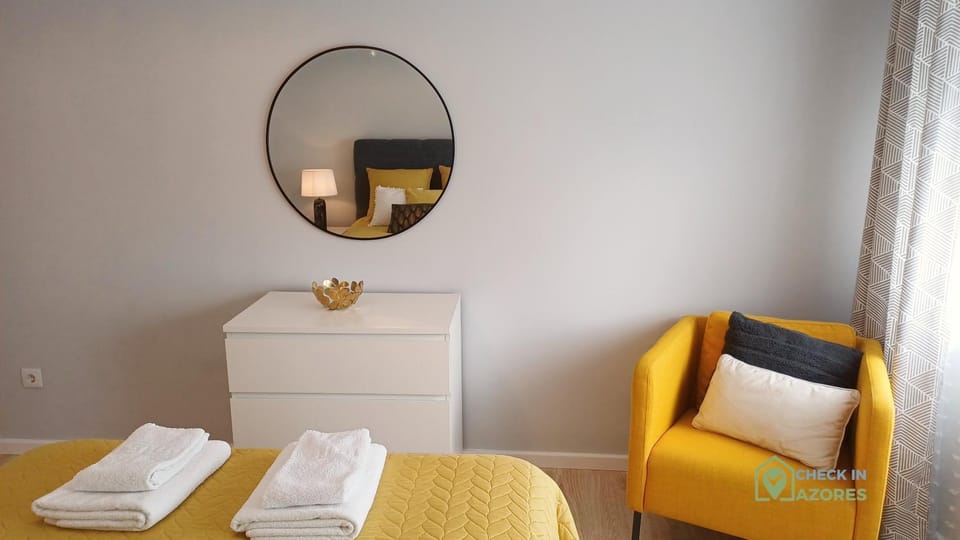 Bed, Photo of the whole room, Bedroom, towels, wardrobe