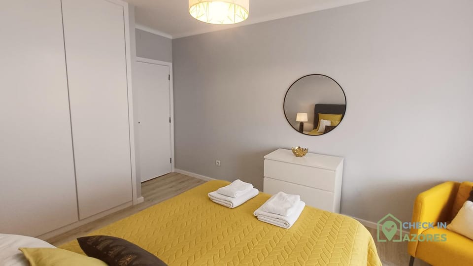 Bed, Photo of the whole room, Bedroom, towels, wardrobe