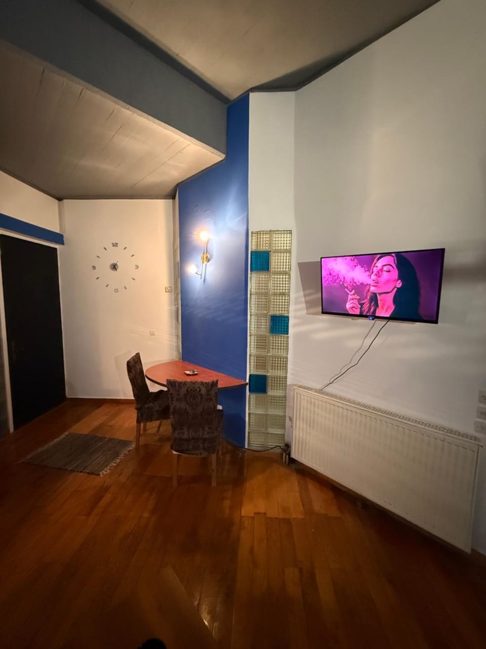 TV and multimedia, Dining area