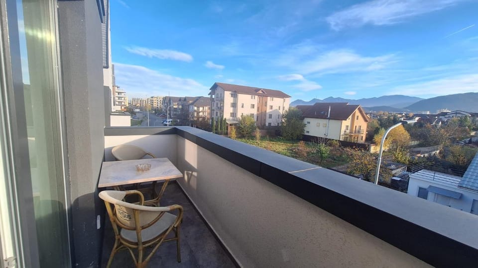 Day, Natural landscape, View (from property/room), Balcony/Terrace, City view, Mountain view