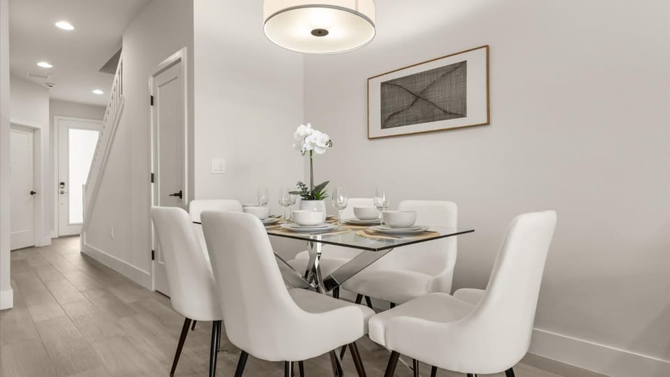 Stunning Townhome with Private Pool & Games Room House in Four Corners