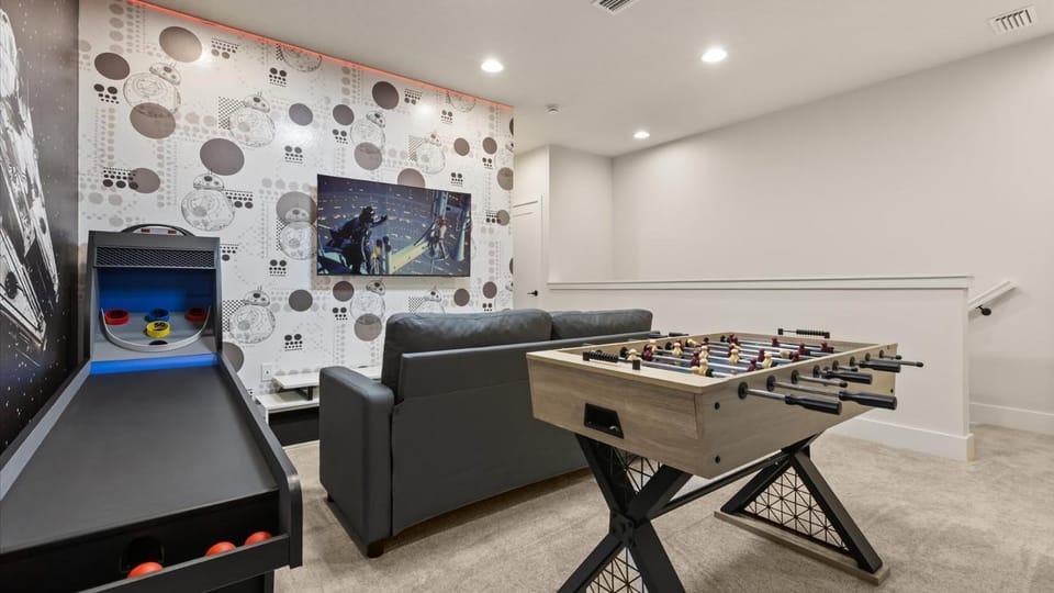 Stunning Townhome with Private Pool & Games Room House in Four Corners