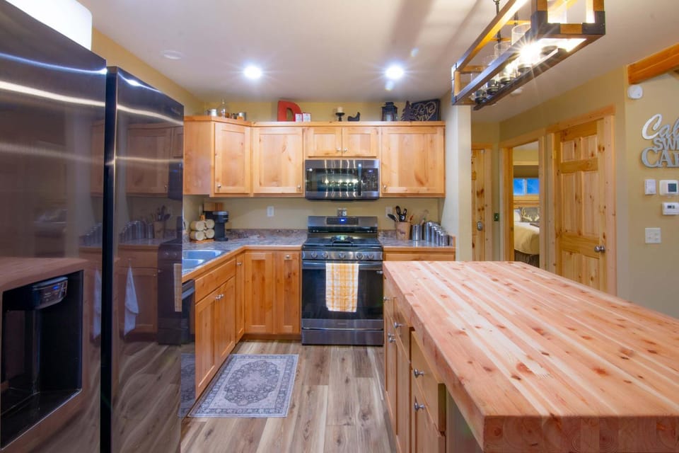 Stunning Salmon Riverfront Cabin Cabin in Salmon River