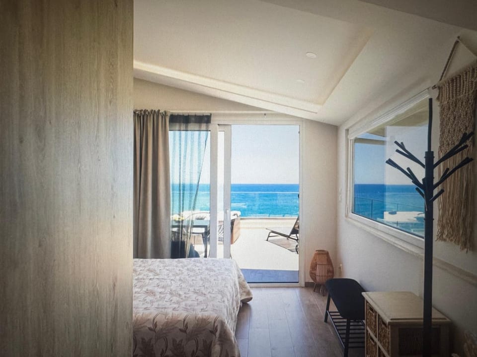 Sea waves suite Apartment in Crete Region