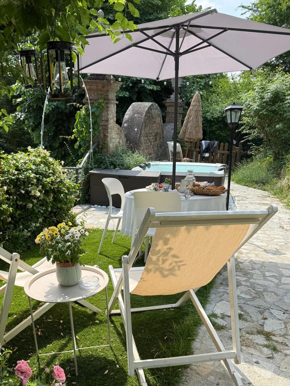 Garden, Dining area