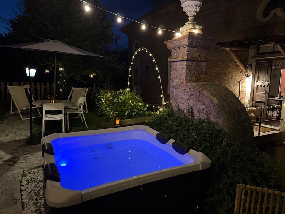 Property building, Natural landscape, Hot Tub, Garden view, Pool view, Open Air Bath