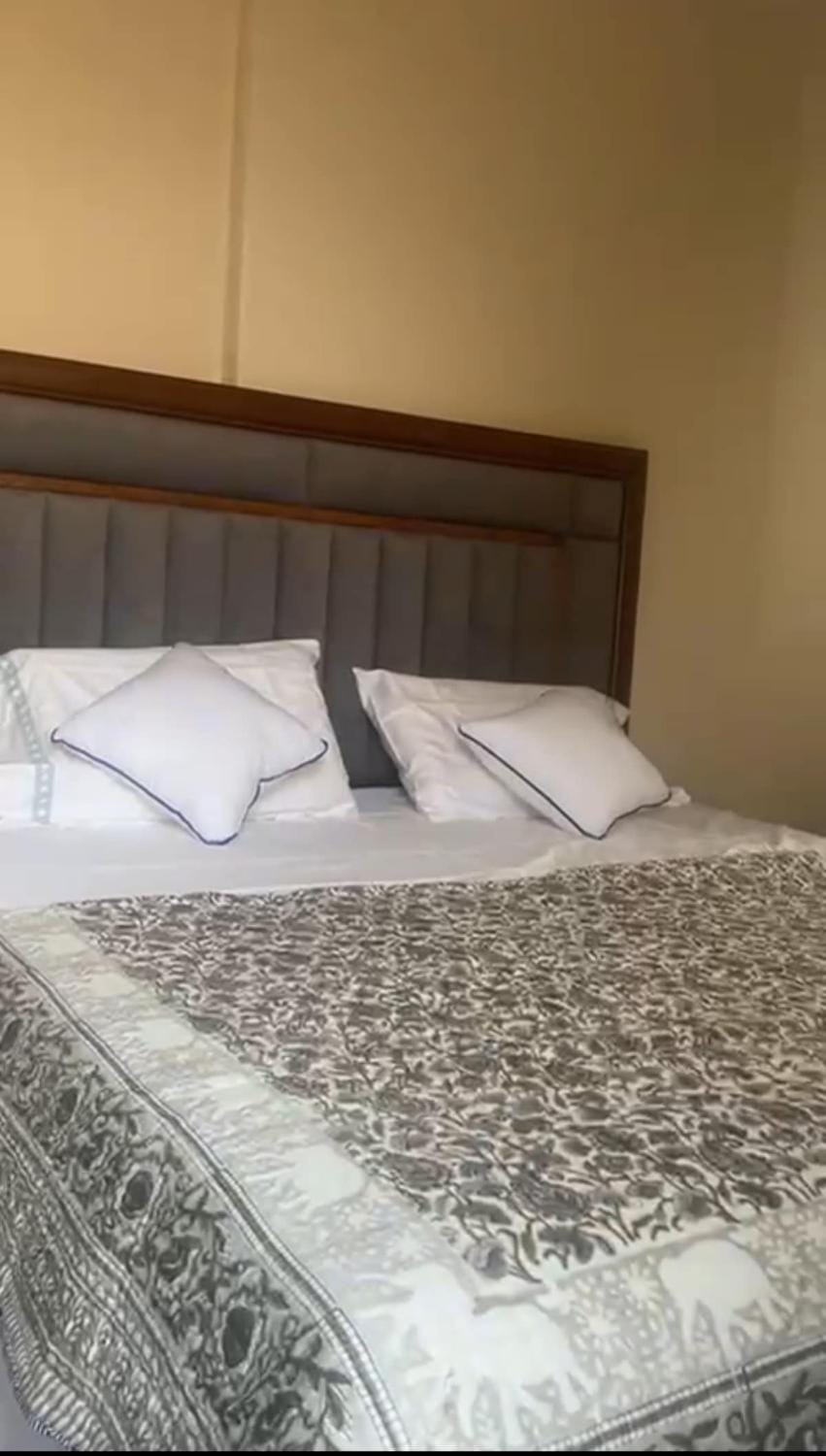 3bhk bungalow with ac in all rooms Villa in Maharashtra