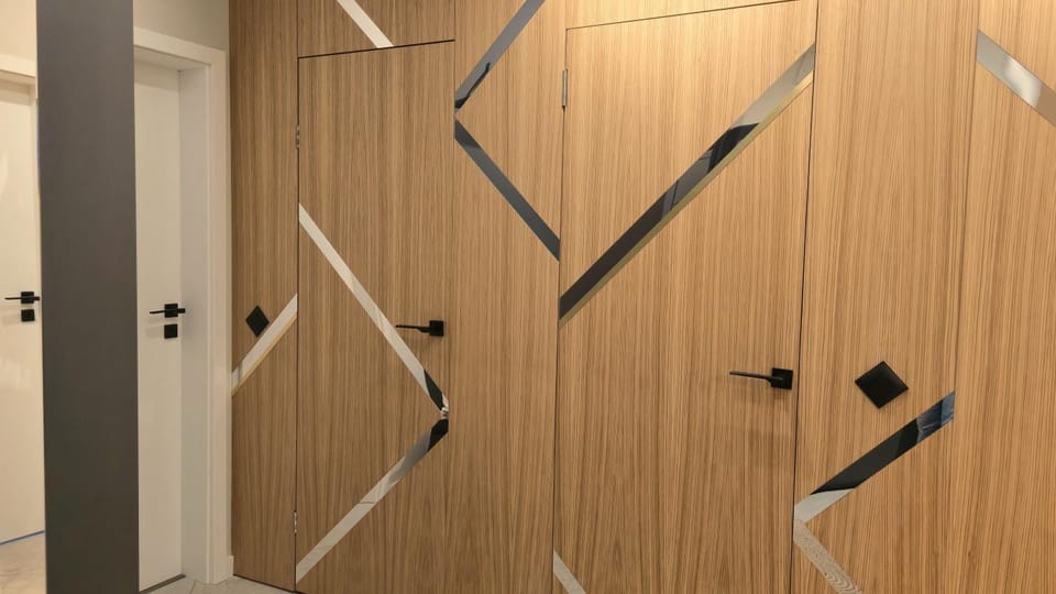 LUXURY Designer Apt I Meters to Gondola Lift I Sleeps 6 I Pool & Parking I Apartment in Bansko