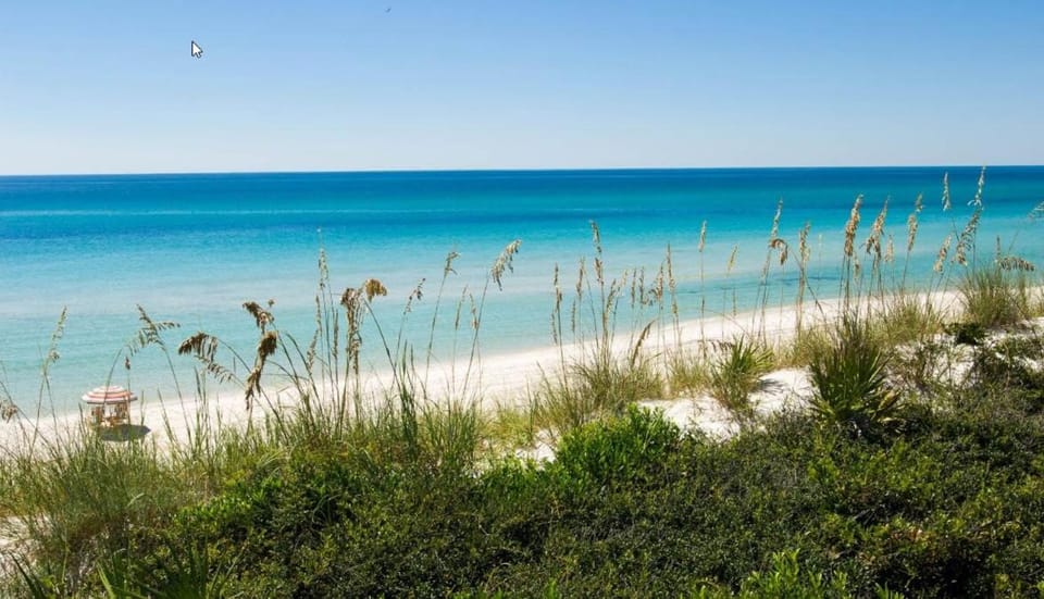 Azure! Sleeps 22! Golf Cart! Beach Access! Pool House in Destin