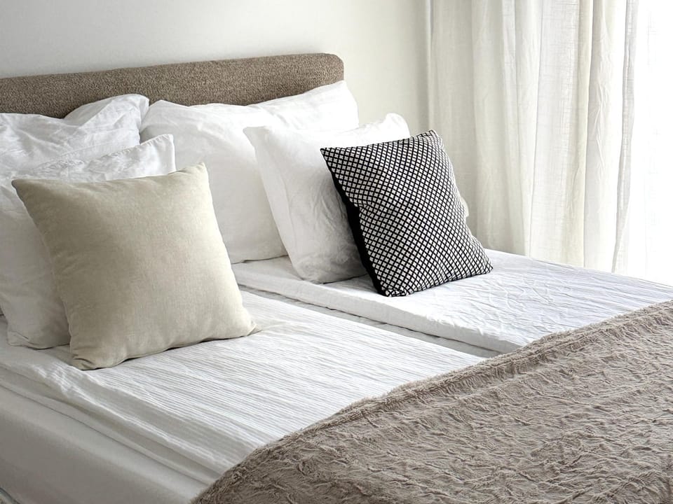 Bed, Photo of the whole room