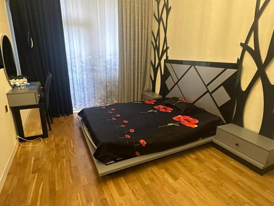 Bed, TV and multimedia, Bedroom