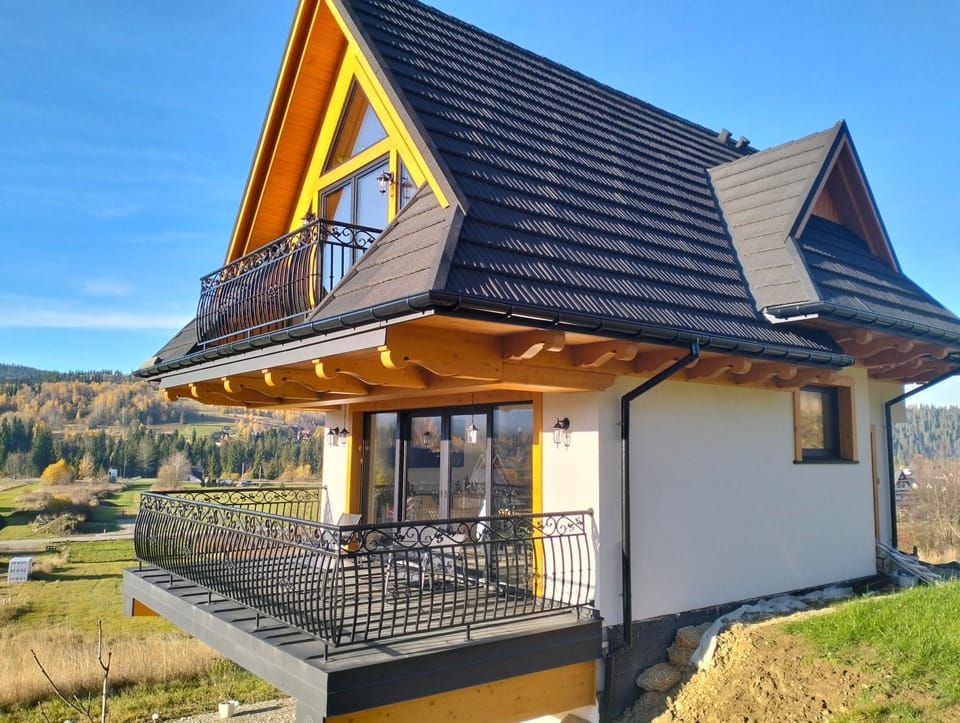 Property building, Day