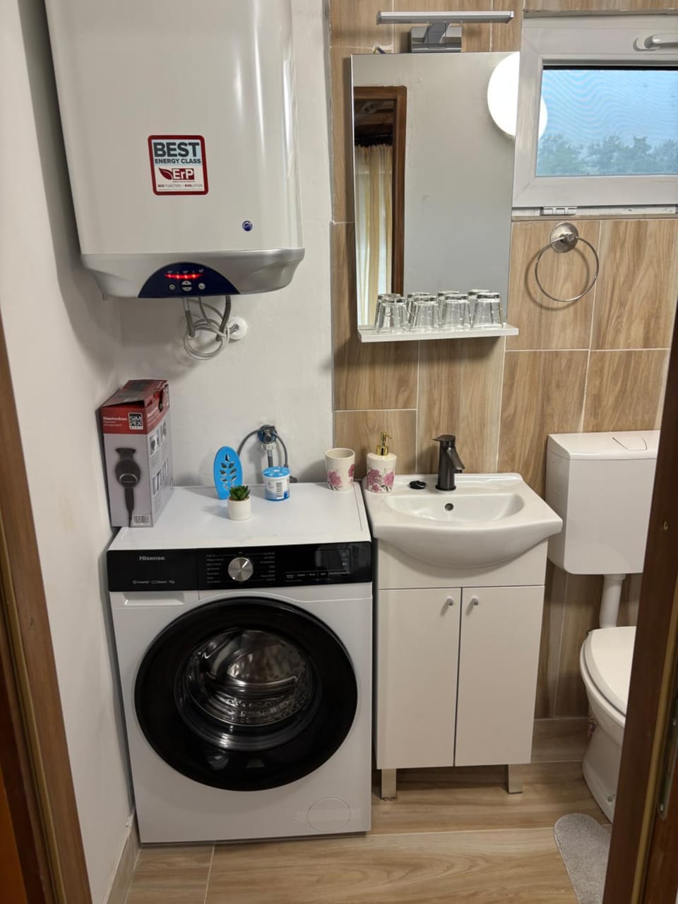 Toilet, Bathroom, washing machine