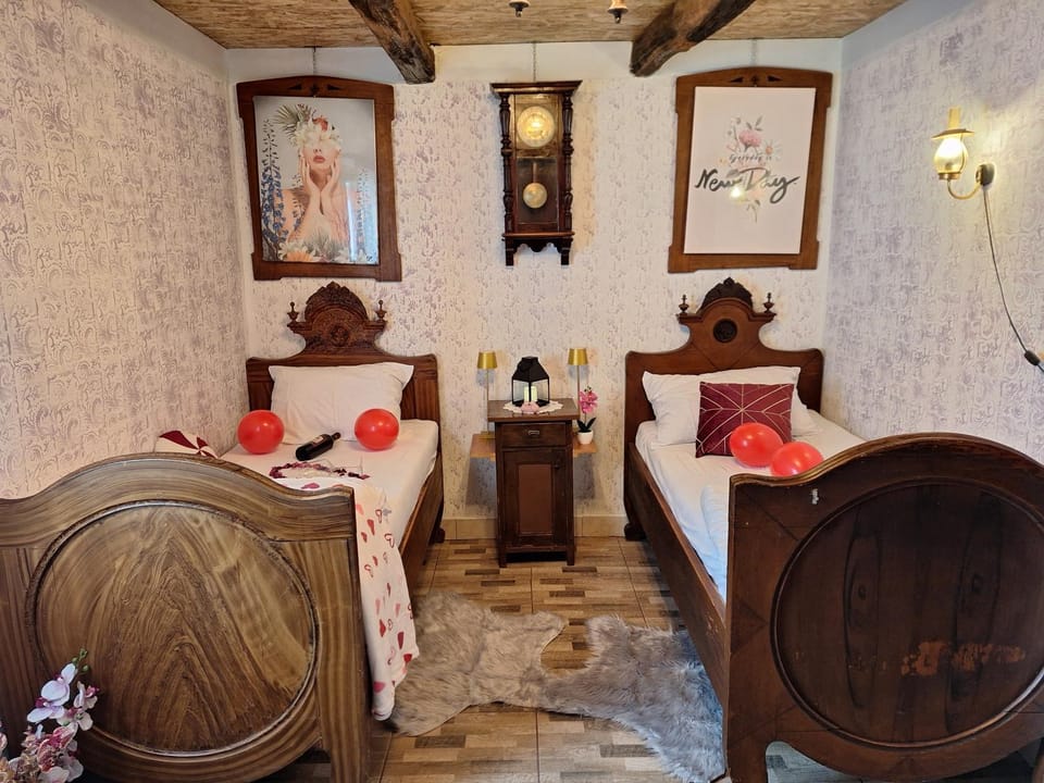 Bed, Bedroom
