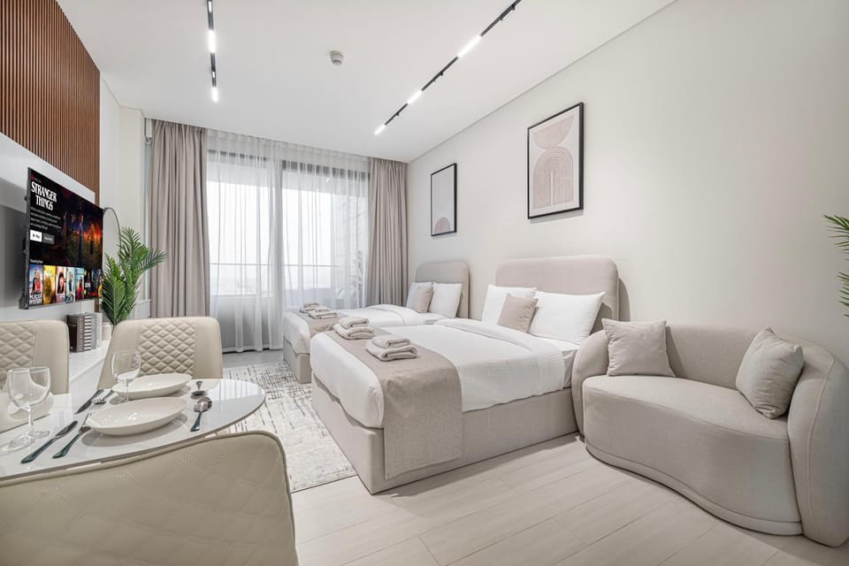 Binghatti Trillionaire! 2 Double Beds! Private Jacuzzi, Prime Location! Apartment in Dubai