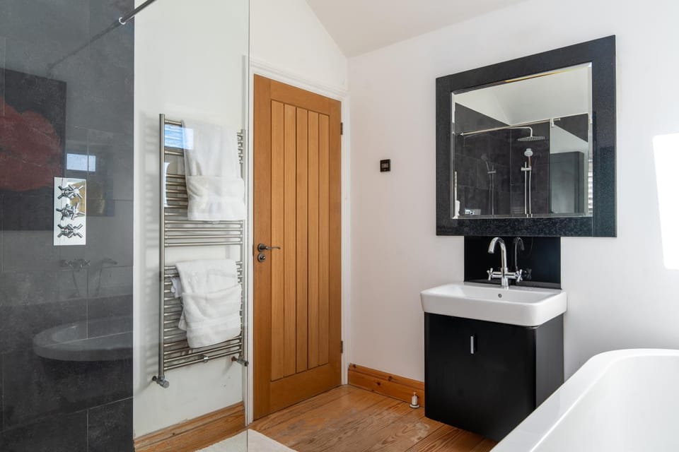 Shower, Bathroom, towels