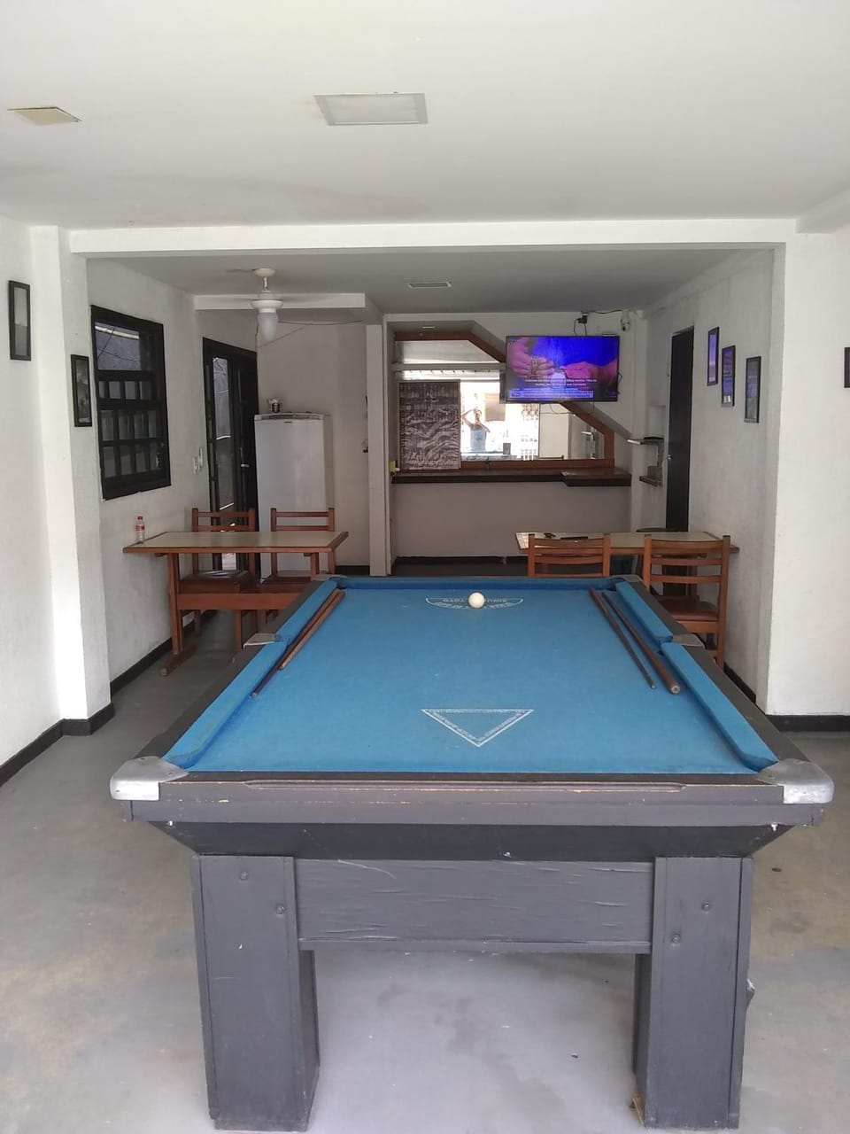 Restaurant/places to eat, Billiard