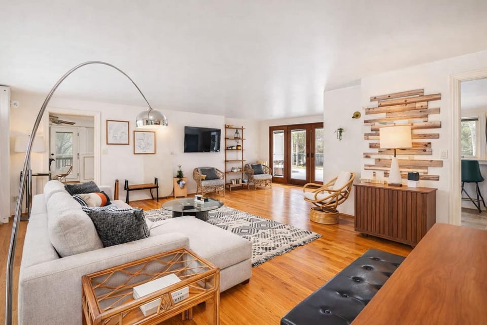 Private Riverside Retreat House in Appleton