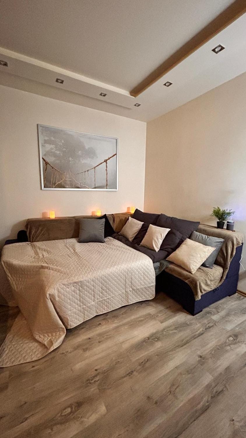 Living room, Photo of the whole room, Seating area