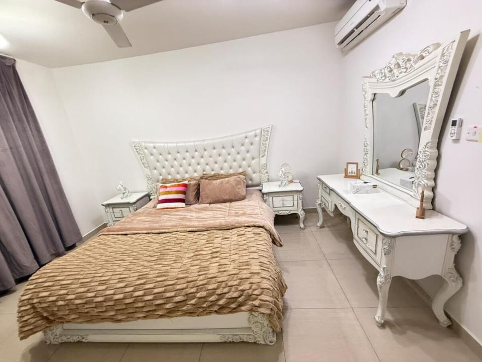 Opera67 Spacious & Central Apartment in Muscat