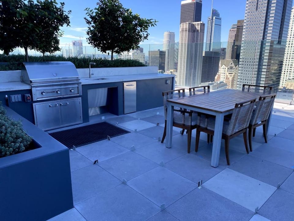 DTLA Luxury Studio Apartment in Los Angeles
