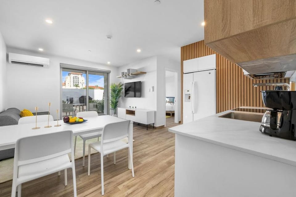 BRAND NEW 1BR Condo w/Pool, Patio, GYM @ PalmBeach Apartment in Noord