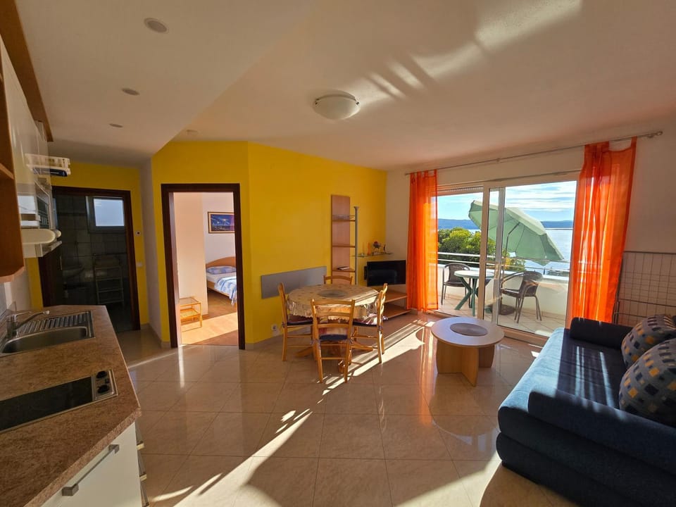 Kitchen or kitchenette, Living room, Dining area