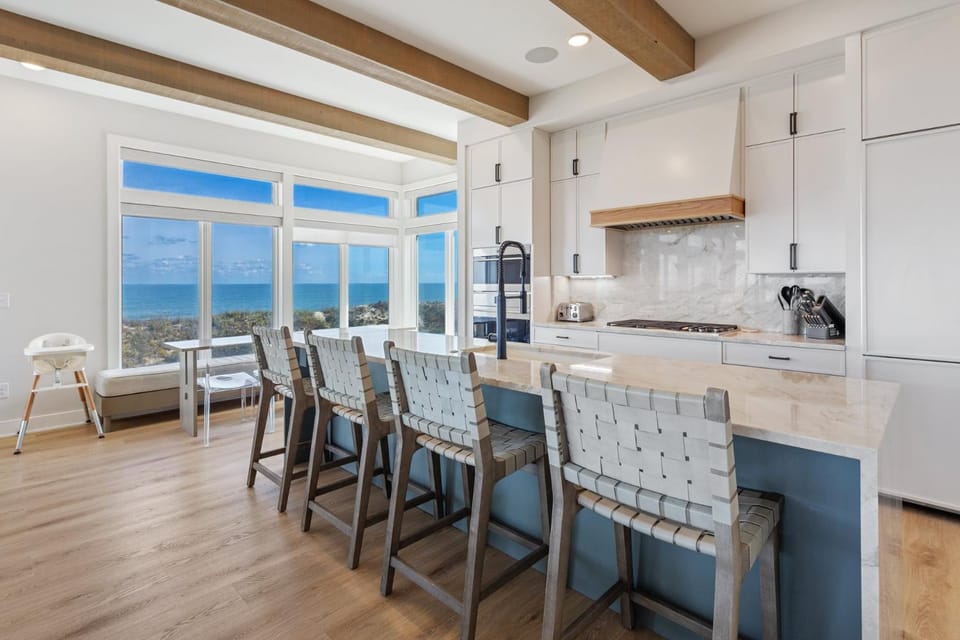 1690 - Saltspray Sunrise House in Corolla