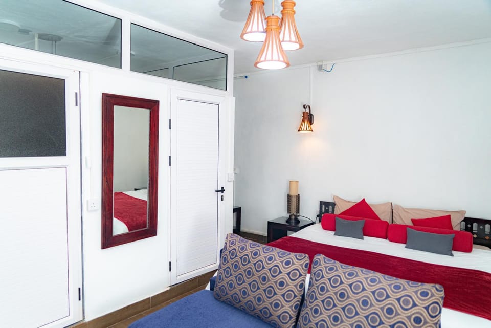 Bed, Photo of the whole room, Seating area, Bedroom