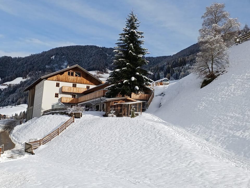 Property building, Winter