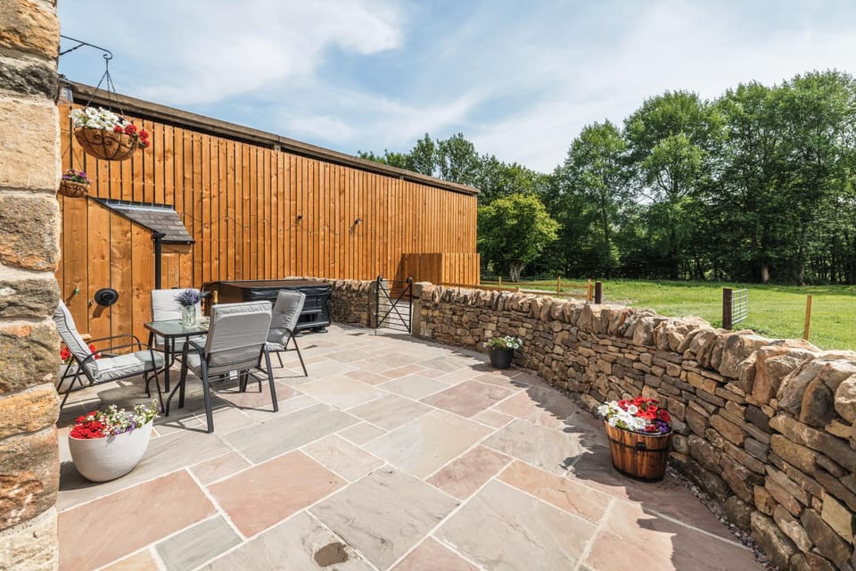 Haystack Haven farm stay House in High Peak District