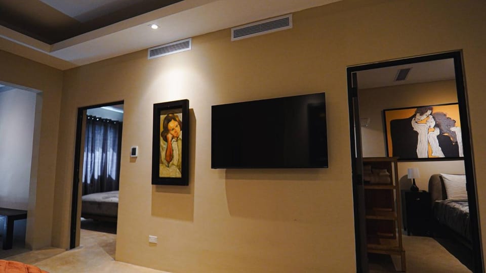 Communal lounge/ TV room, Living room