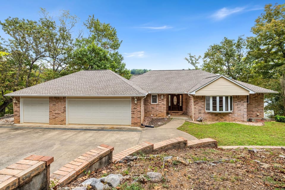 Beavershore-Direct Access to Beaver Lake-Sleeps 12 House in Beaver Lake