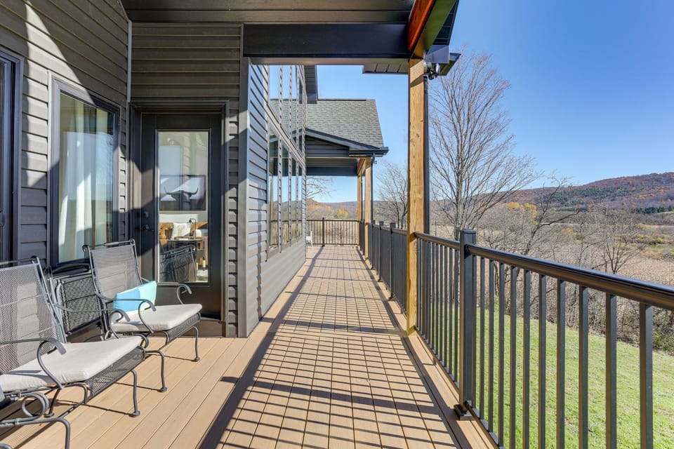 3 Mi to Holiday Valley: Mtn-View Home w/ Patio House in Cattaraugus