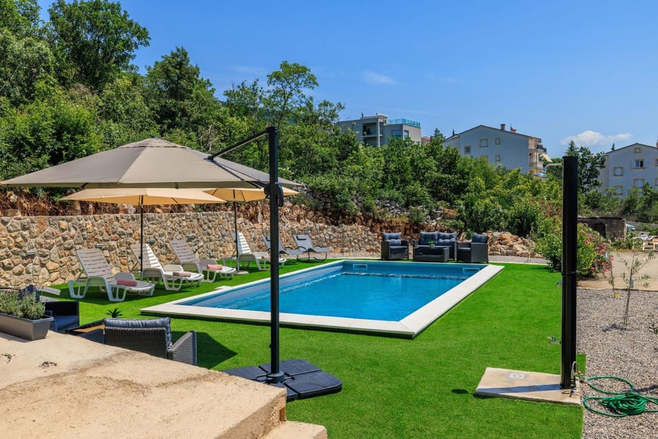 Area and facilities, Swimming pool