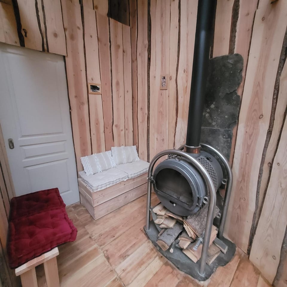 Living room, fireplace