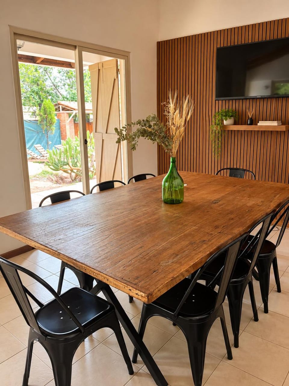Property building, Communal lounge/ TV room, TV and multimedia, Dining area