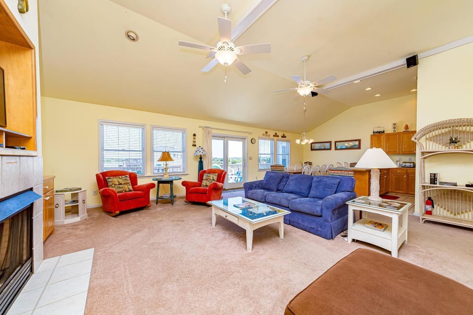 Swink Cottage - Southern Shores, Ocean View, 40 Yards to the Beach, Hot Tub, Pets OK, Flex Stays House in Southern Shores
